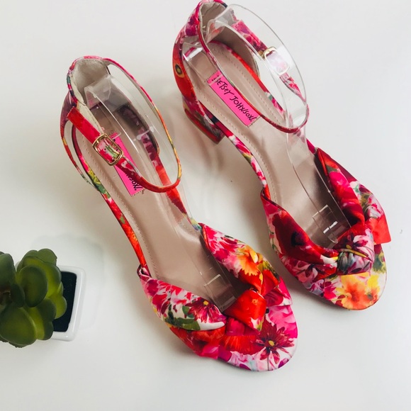betsey johnson butler sandal